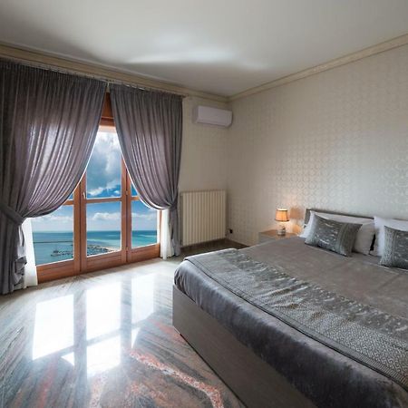 Domus Aurea Bed & Breakfast ชากกา ภายนอก รูปภาพ