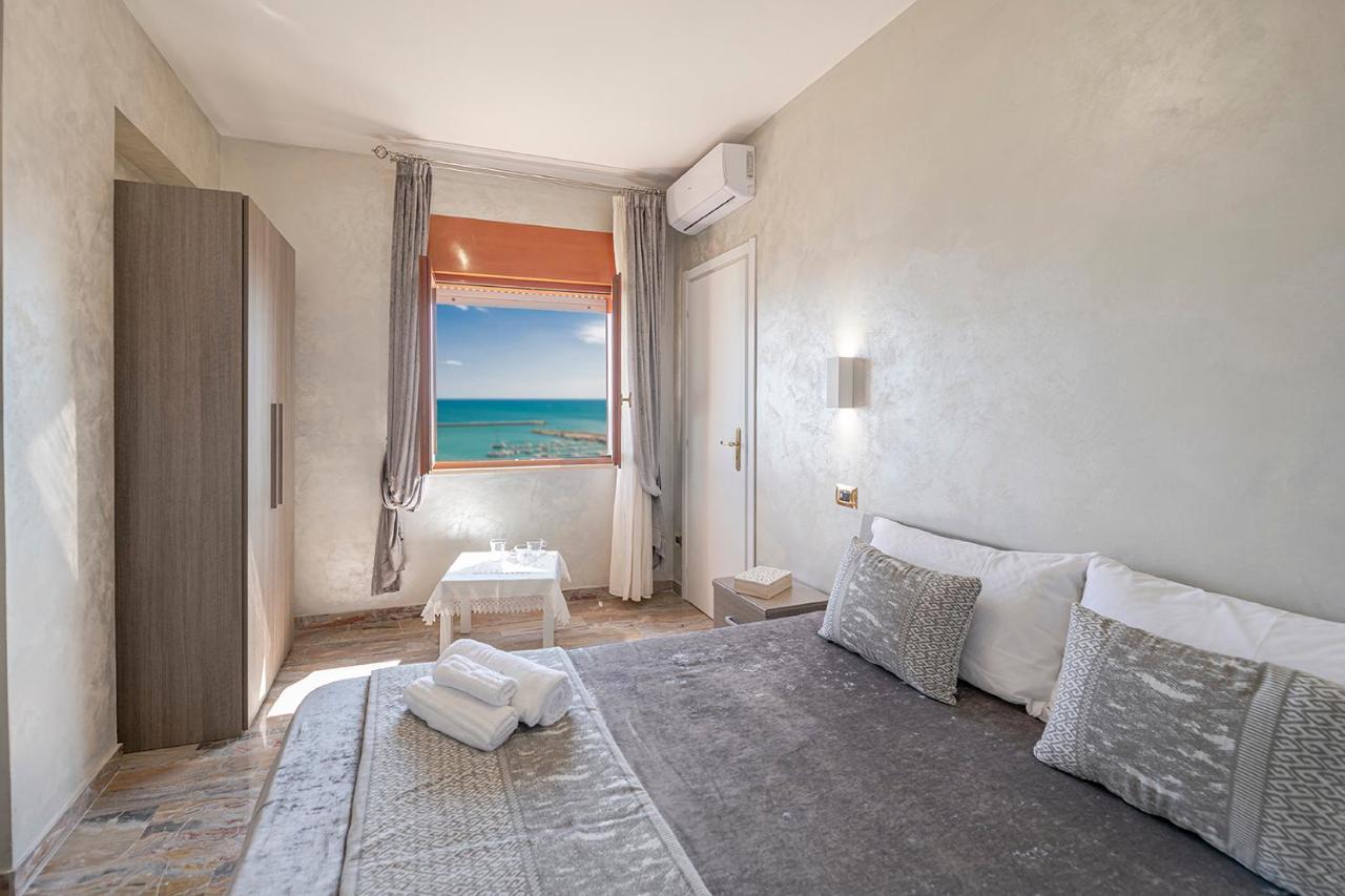 Domus Aurea Bed & Breakfast ชากกา ภายนอก รูปภาพ